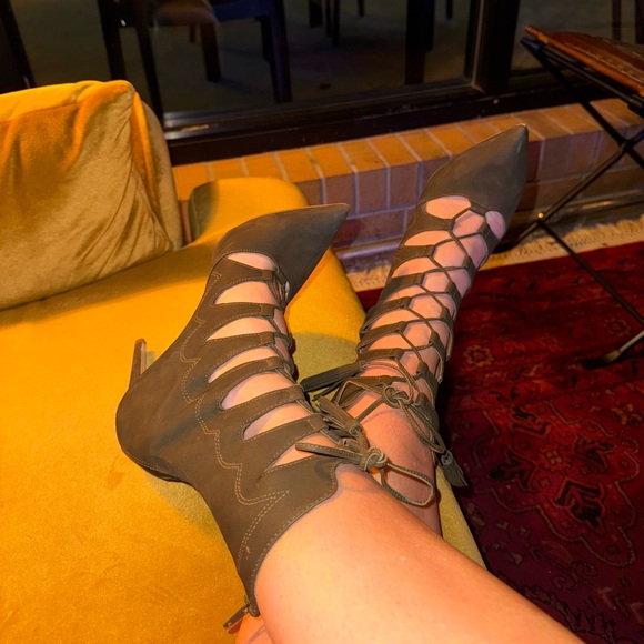 Steve Madden Booty Heels 🍁 - Picture 1 of 9